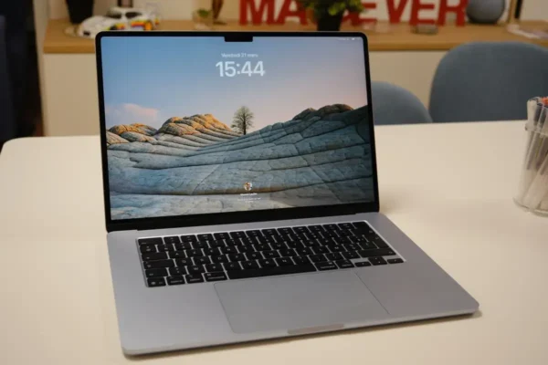 Apple MacBook Air 2025 (Puce M4) – Ultra Fin, Ultra Rapide – 13 pouces